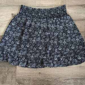 Venice Love Garter waist Lined Floral Black and White Women's Skirt Size Large